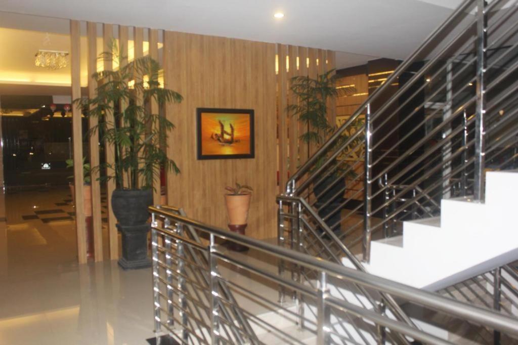 Prima Sr Hotel & Convention Yogyakarta Sleman  Exterior photo