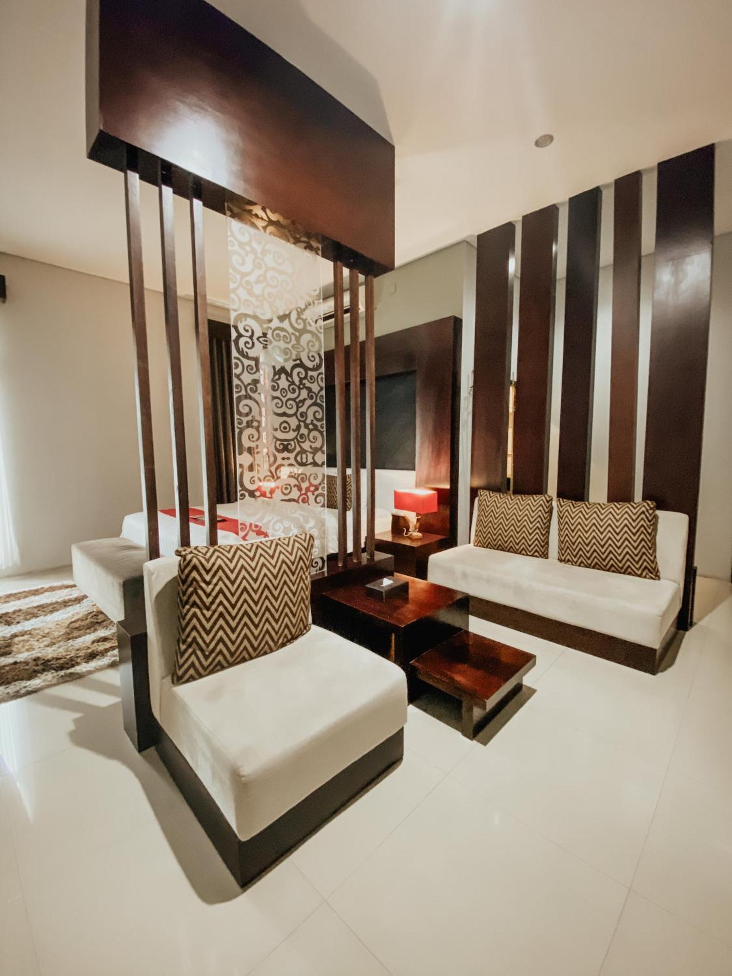 Prima Sr Hotel & Convention Yogyakarta Sleman  Exterior photo